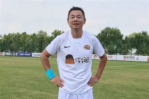 三湘暴熊队对阵东海雪豹队，网球常规赛爆冷，门将神扑救主——定海神针仍在